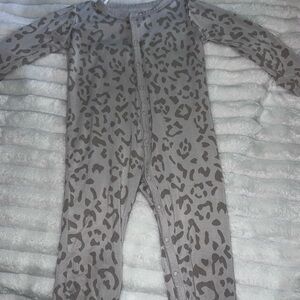 Kyte BABY Gray Leopard Kids Footie